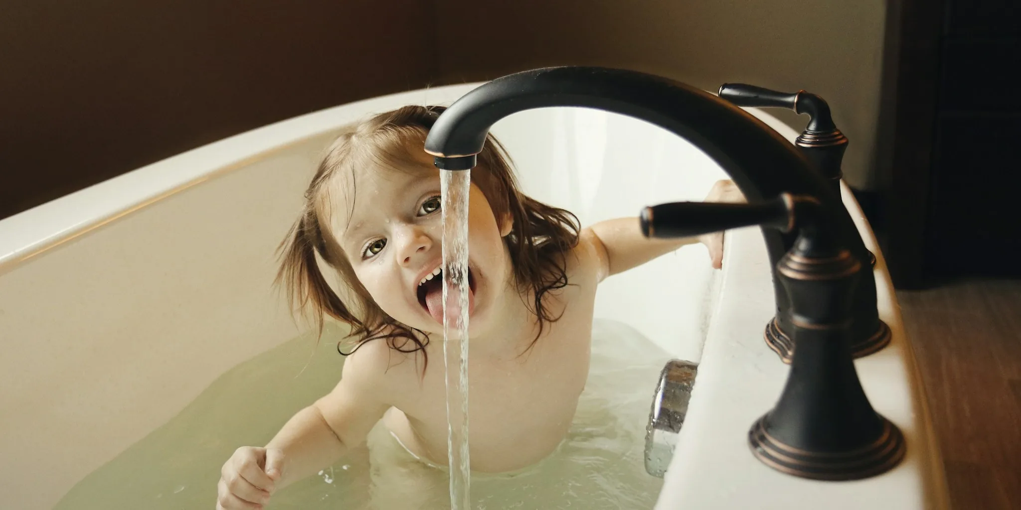 The Best Baby Bathtub for Safe and Happy Bath Time
